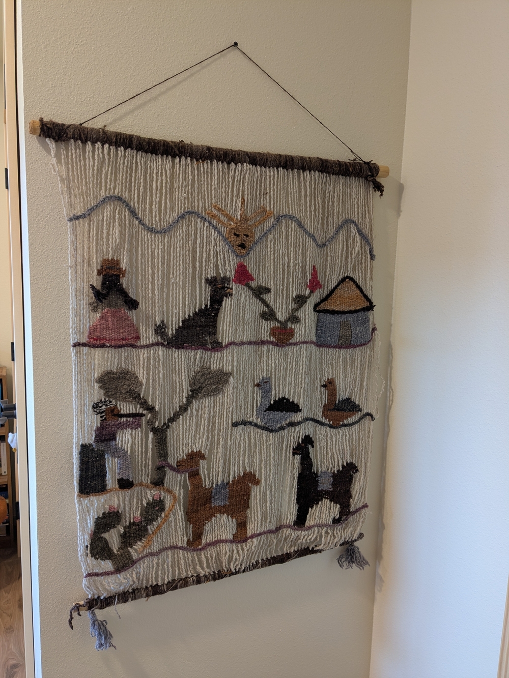 Vtg 70's Handwoven Cream Wall Hanging with Multi-Color Folk Motifs 🦙